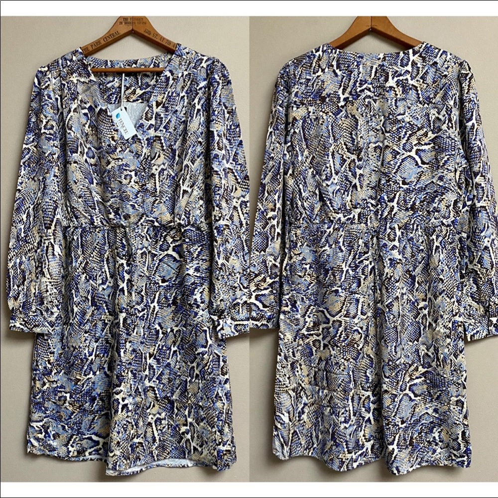 Velvet Heart snake skin print surplice dress - Picture 2 of 10